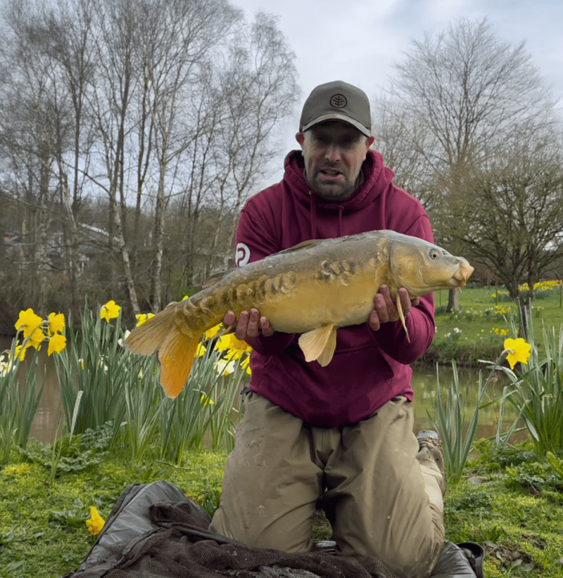 Professional Angler Julian Chidgey carp fishing tips in spring at Mill Meadow